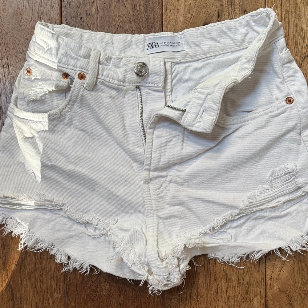 Zara Women's White Frayed Jean Shorts